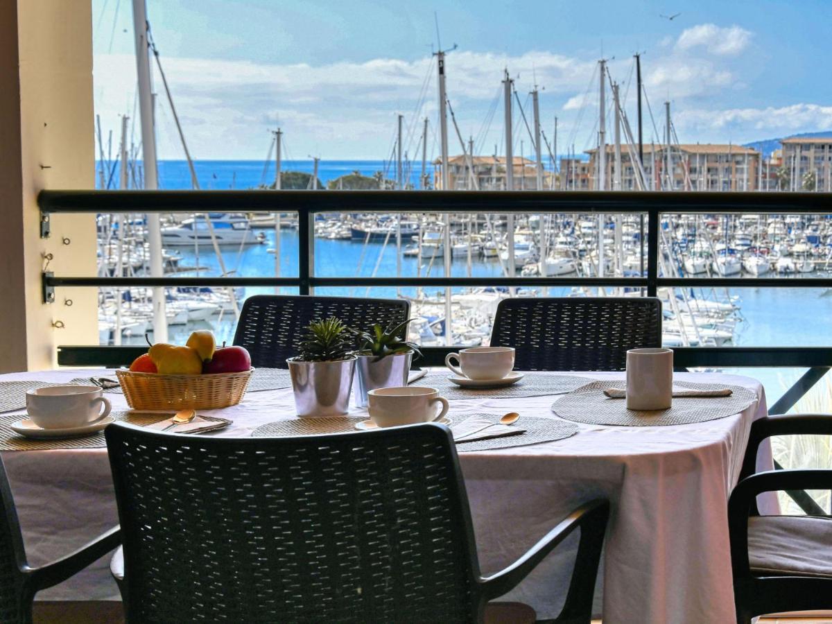 Bleu Marine-6 * Fréjus